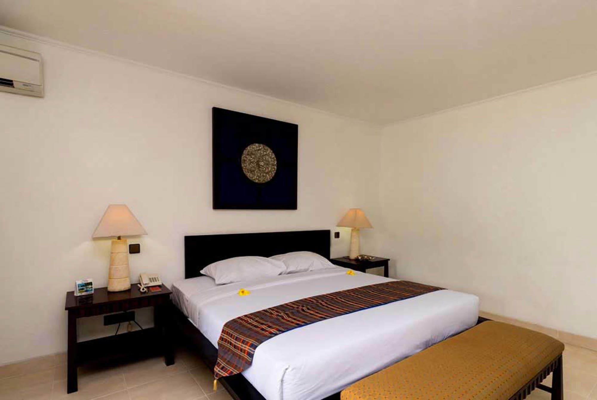 Legong Keraton Beach Hotel Canggu Exteriör bild