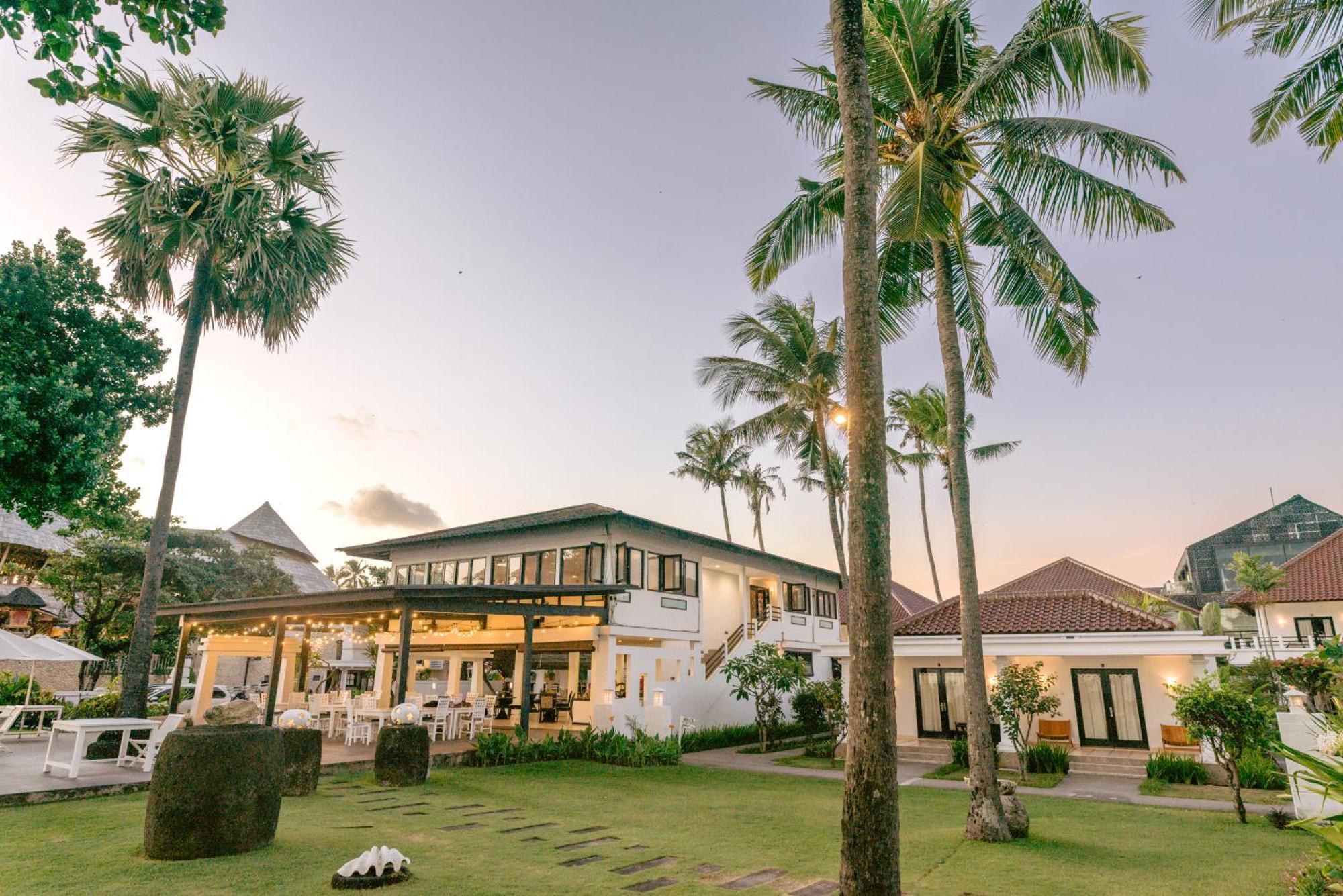 Legong Keraton Beach Hotel Canggu Exteriör bild