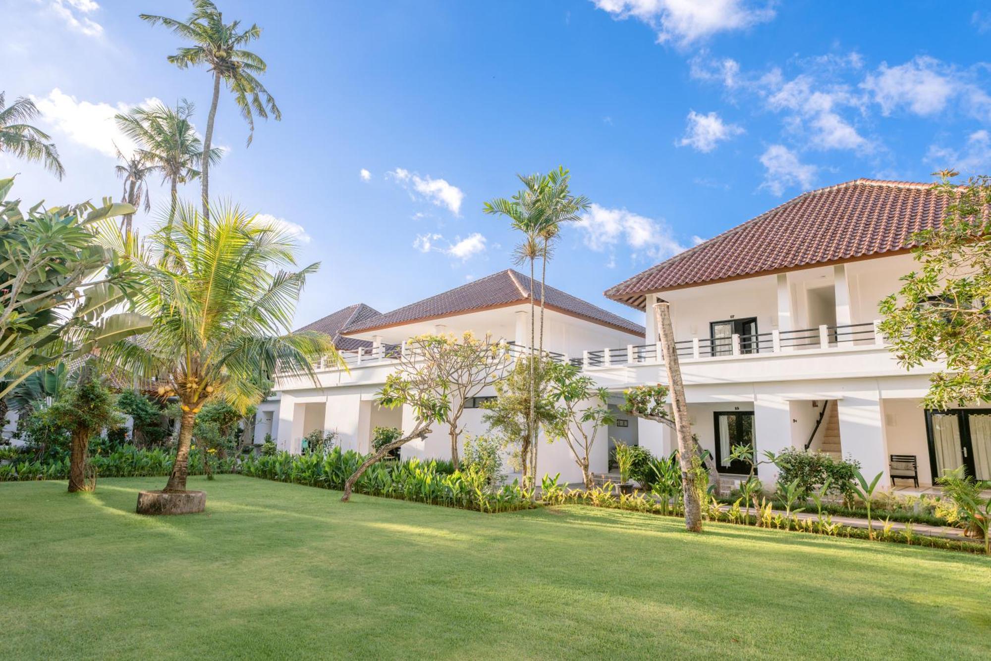 Legong Keraton Beach Hotel Canggu Exteriör bild