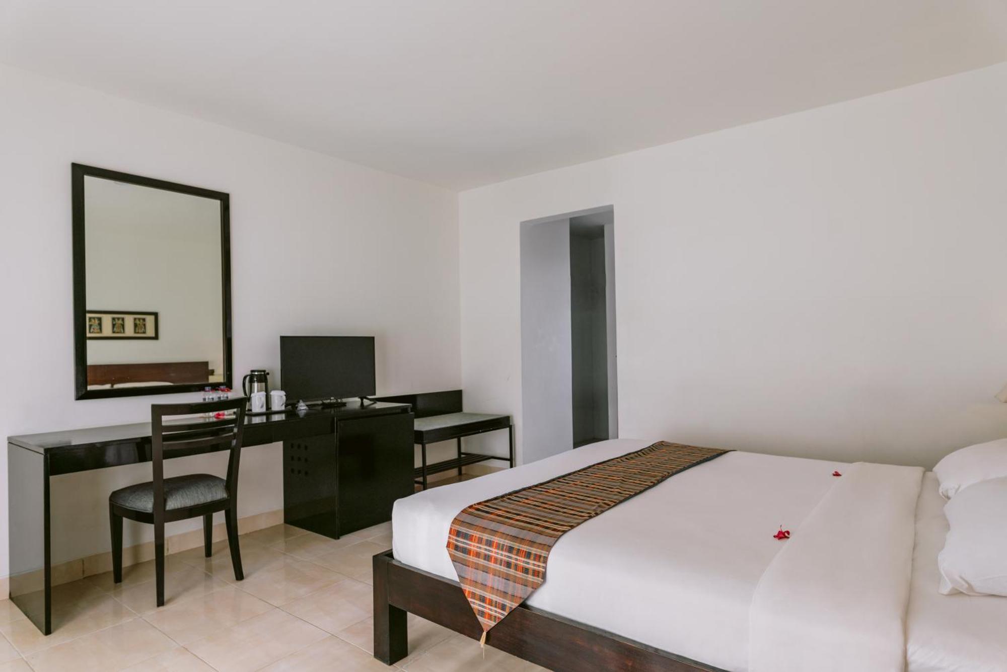 Legong Keraton Beach Hotel Canggu Exteriör bild