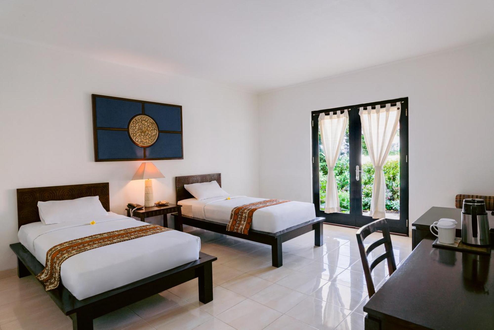 Legong Keraton Beach Hotel Canggu Exteriör bild