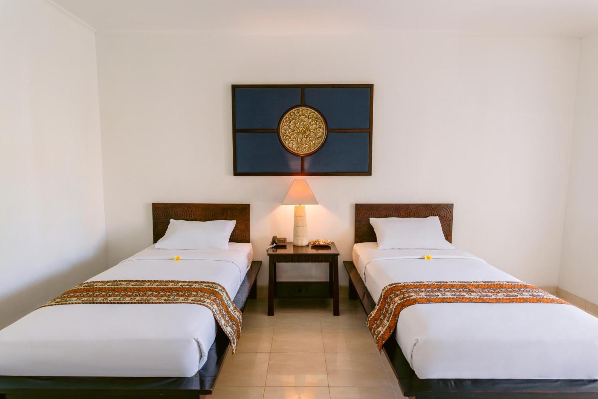 Legong Keraton Beach Hotel Canggu Exteriör bild