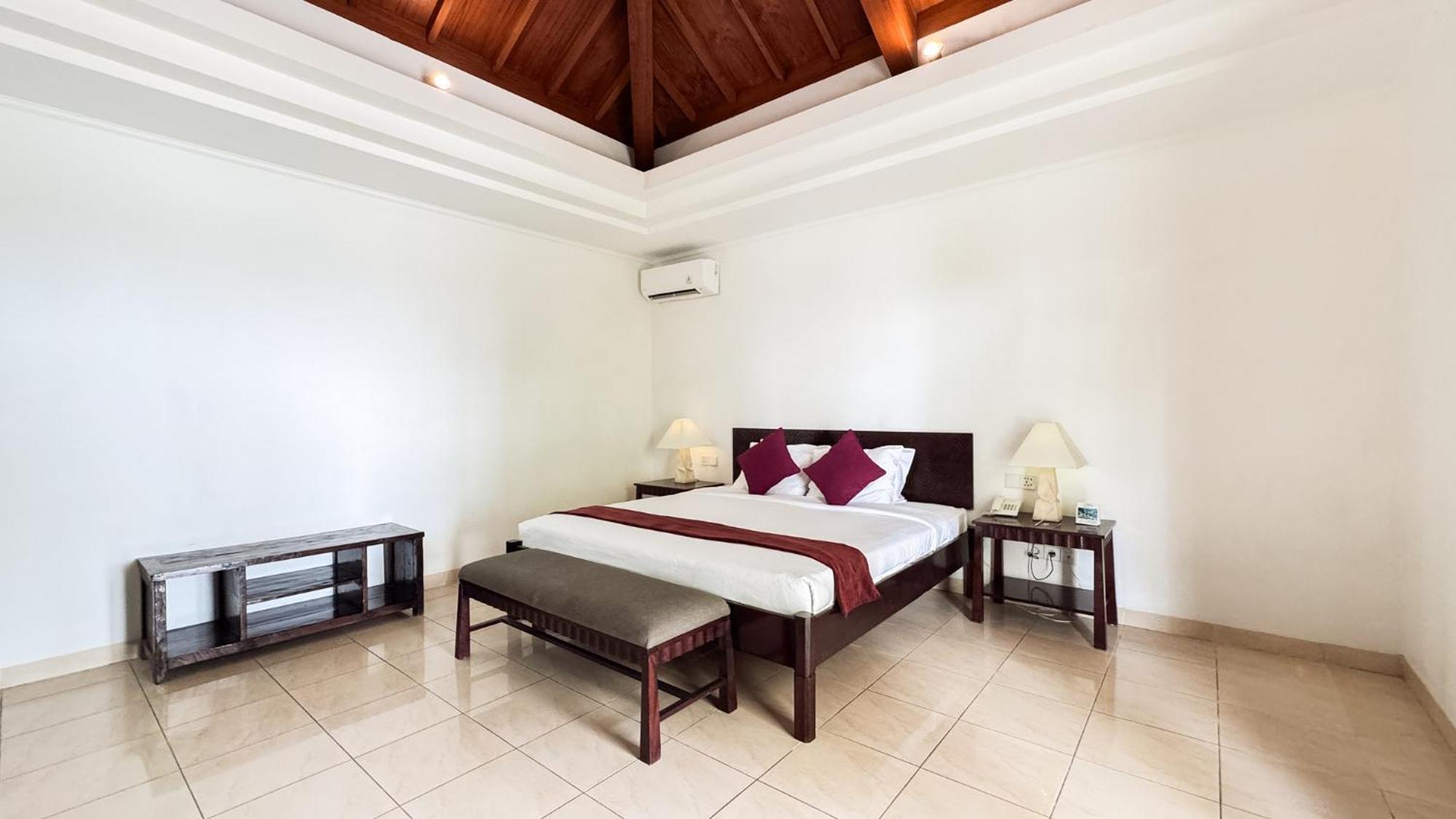 Legong Keraton Beach Hotel Canggu Exteriör bild