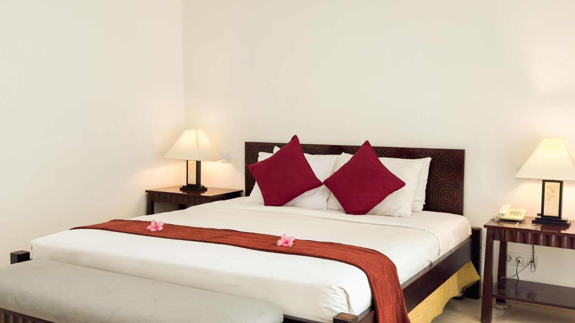 Legong Keraton Beach Hotel Canggu Exteriör bild